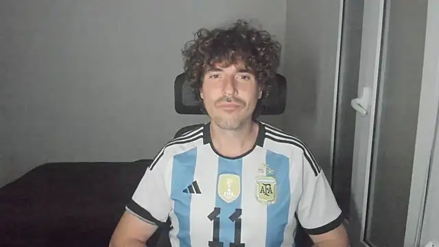 Snapshot of joaquin420_hot chatting on 8, 3, 2026 joaquin420 hot online show from 8, 3, 2026