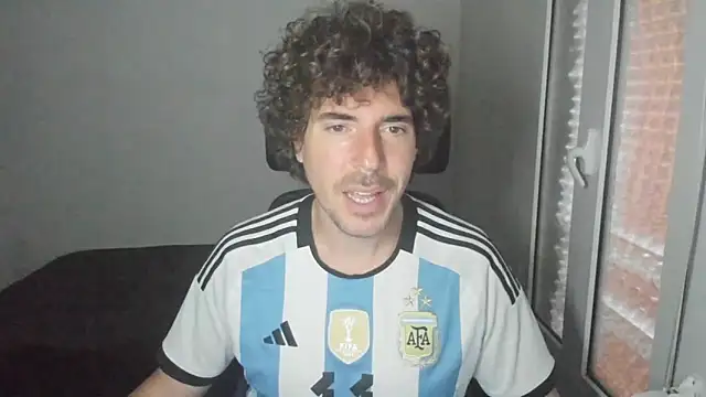 Snapshot of joaquin420_hot chatting on 9, 3, 2026 joaquin420 hot online show from 9, 3, 2026