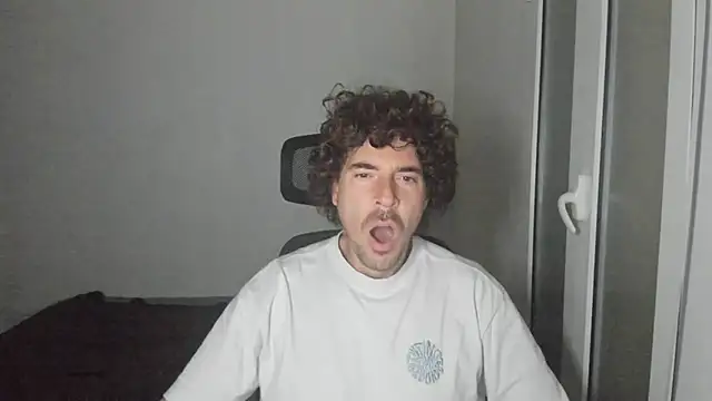 Snapshot of joaquin420_hot chatting on 14, 3, 2026 joaquin420 hot online show from 14, 3, 2026