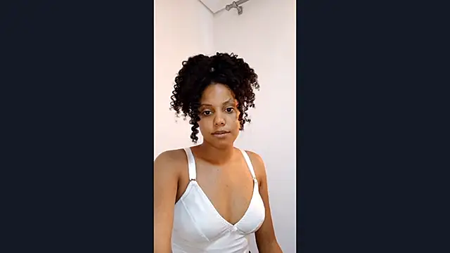 EsterSantopietro online show from 15, 2, 2026