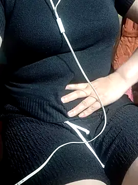 Snapshot of yun_2006 chatting on 6, 3, 2026 yun 2006 online show from 6, 3, 2026