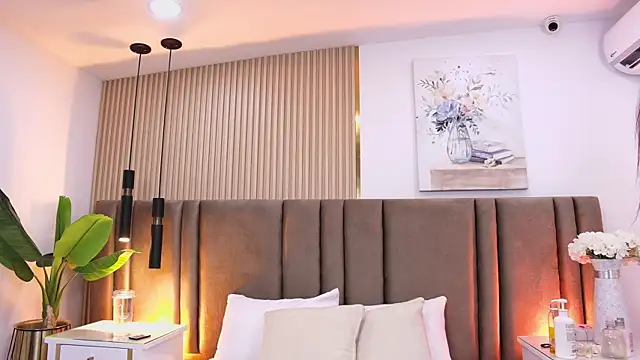 Snapshot of SaraLugo chatting on 1, 4, 2026 SaraLugo online show from 1, 4, 2026