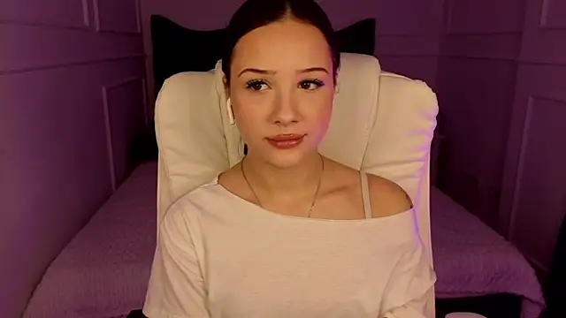 Snapshot of baby_brunettee_ chatting on 7, 3, 2026 baby brunettee online show from 7, 3, 2026