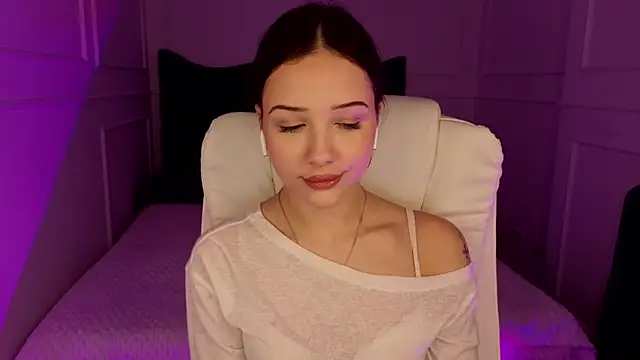 Snapshot of baby_brunettee_ chatting on 28, 3, 2026 baby brunettee online show from 28, 3, 2026