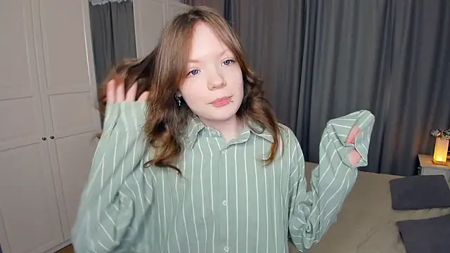 Snapshot of LavenderMitten chatting on 22, 2, 2026 LavenderMitten online show from 22, 2, 2026