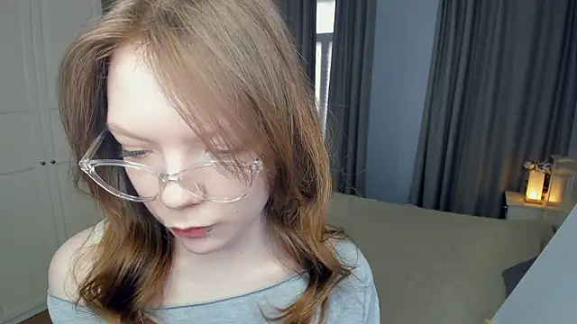 Snapshot of LavenderMitten chatting on 8, 3, 2026 LavenderMitten online show from 8, 3, 2026