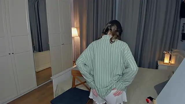 Snapshot of LavenderMitten chatting on 9, 3, 2026 LavenderMitten online show from 9, 3, 2026