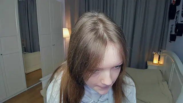 Snapshot of LavenderMitten chatting on 12, 3, 2026 LavenderMitten online show from 12, 3, 2026