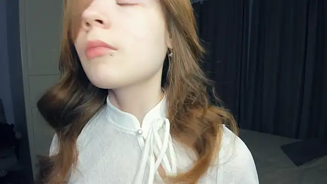 Snapshot of LavenderMitten chatting on 22, 3, 2026 LavenderMitten online show from 22, 3, 2026