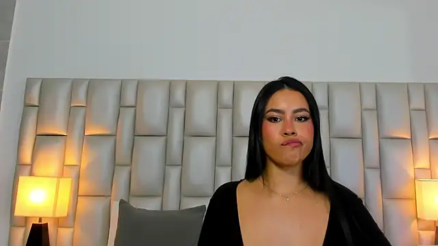 paola katy dicks online show from 9, 3, 2026