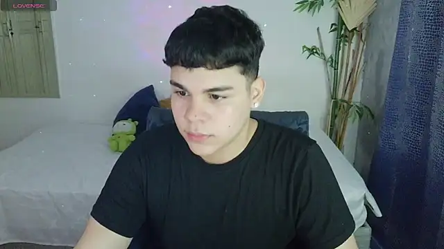 Snapshot of eithan_jonnes chatting on 10, 2, 2026 eithan jonnes online show from 10, 2, 2026