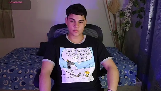 Snapshot of eithan_jonnes chatting on 7, 3, 2026 eithan jonnes online show from 7, 3, 2026