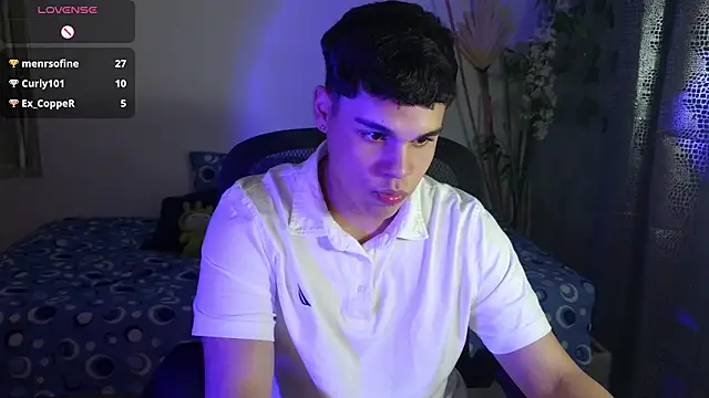 Snapshot of eithan_jonnes chatting on 8, 3, 2026 eithan jonnes online show from 8, 3, 2026