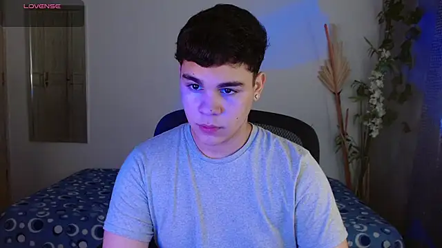 Snapshot of eithan_jonnes chatting on 13, 3, 2026 eithan jonnes online show from 13, 3, 2026