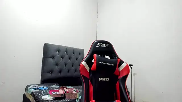 Snapshot of QueenNyxx chatting on 12, 3, 2026 QueenNyxx online show from 12, 3, 2026