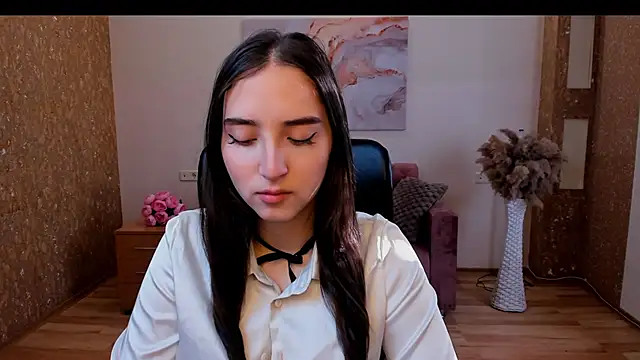 Effy Royse online show from 28, 2, 2026