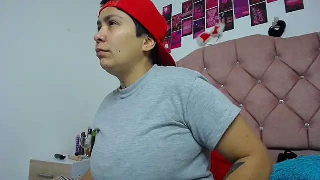 Snapshot of nat_evans8 chatting on 9, 3, 2026 nat evans8 online show from 9, 3, 2026