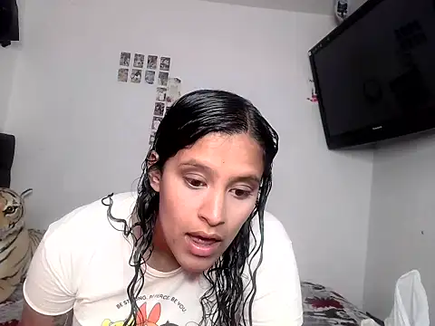 Snapshot of luna_E chatting on 17, 2, 2026 luna E online show from 17, 2, 2026