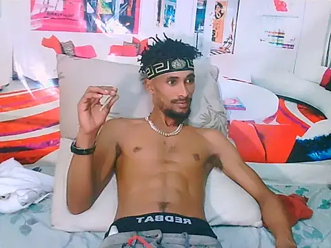 Snapshot of EroticPoison69 chatting on 13, 2, 2026 EroticPoison69 online show from 13, 2, 2026