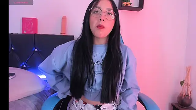 Snapshot of _Mia_kiss_ chatting on 7, 4, 2026 Mia kiss online show from 7, 4, 2026