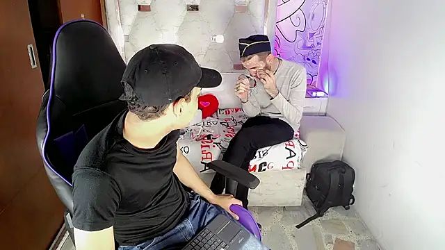 Snapshot of Top_and_bottom chatting on 15, 3, 2026 Top and bottom online show from 15, 3, 2026