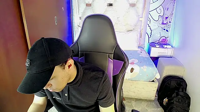 Snapshot of Top_and_bottom chatting on 20, 3, 2026 Top and bottom online show from 20, 3, 2026