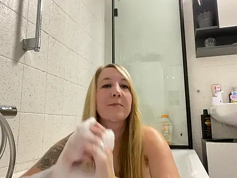 Ninimaus online show from 16, 2, 2026