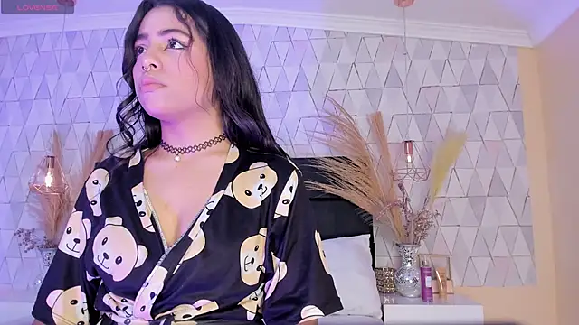 Snapshot of CloheBell chatting on 24, 3, 2026 CloheBell online show from 24, 3, 2026