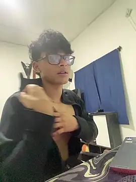 yisuz z online show from 23, 2, 2026