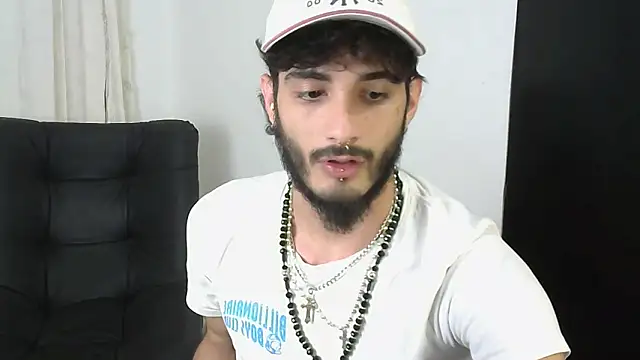 LovexJuxn8 online show from 13, 2, 2026