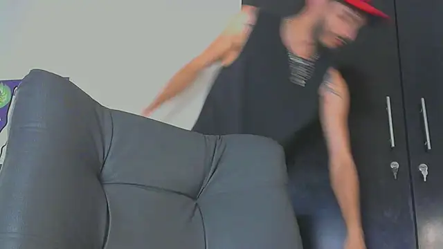 LovexJuxn8 online show from 16, 2, 2026