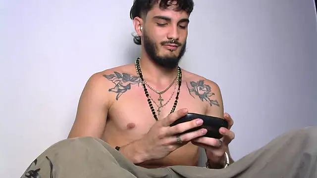 LovexJuxn8 online show from 22, 2, 2026