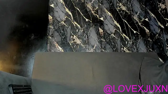 LovexJuxn8 online show from 28, 3, 2026