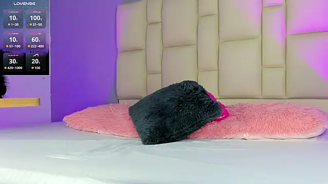 Snapshot of Zaphiro__Sky chatting on 4, 3, 2026 Zaphiro Sky online show from 4, 3, 2026