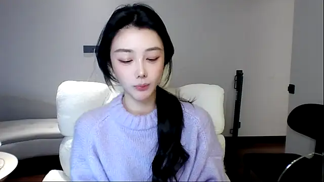 Snapshot of MedeLineayr chatting on 7, 3, 2026 MedeLineayr online show from 7, 3, 2026