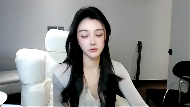 Snapshot of MedeLineayr chatting on 14, 3, 2026 MedeLineayr online show from 14, 3, 2026