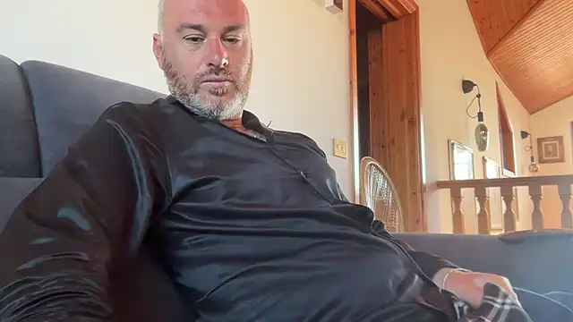 Snapshot of marcovik1 chatting on 8, 4, 2026 marcovik1 online show from 8, 4, 2026