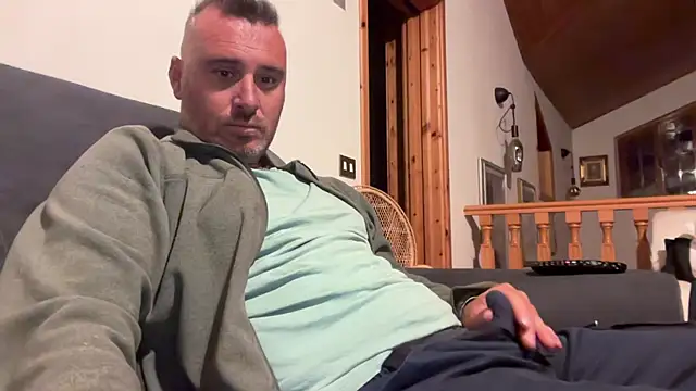 Snapshot of marcovik1 chatting on 9, 4, 2026 marcovik1 online show from 9, 4, 2026