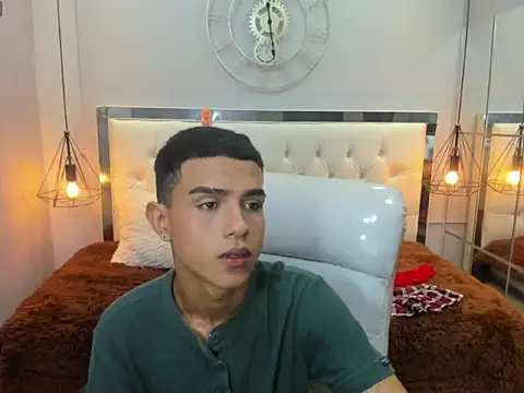 Snapshot of alexking_2 chatting on 15, 3, 2026 alexking 2 online show from 15, 3, 2026