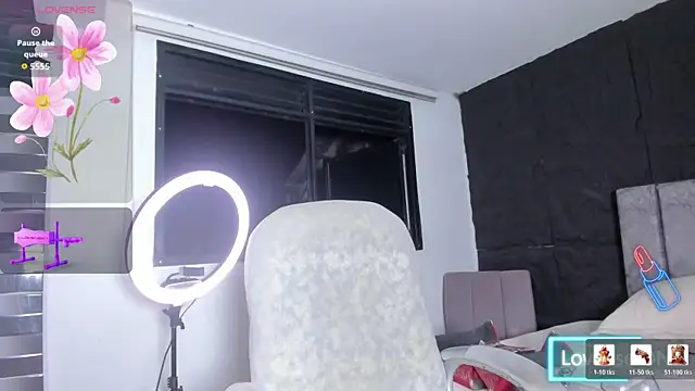 Snapshot of DarkReed chatting on 8, 3, 2026 DarkReed online show from 8, 3, 2026