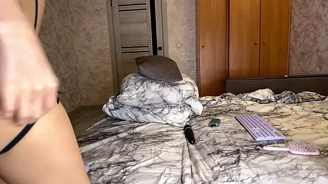 Snapshot of yourselenas chatting on 5, 4, 2026 yourselenas online show from 5, 4, 2026