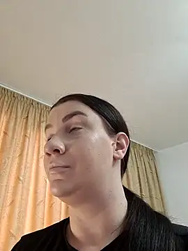 ElaraMystx online show from 4, 4, 2026