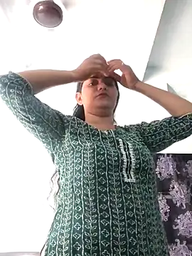 Snapshot of Anushka_Singh0 chatting on 1, 4, 2026 Anushka Singh0 online show from 1, 4, 2026