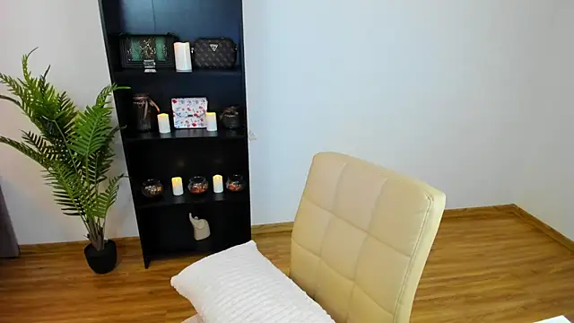 Snapshot of khloe_starrr chatting on 16, 3, 2026 khloe starrr online show from 16, 3, 2026