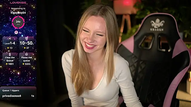 Snapshot of SweetDaisy_me chatting on 2, 3, 2026 SweetDaisy me online show from 2, 3, 2026