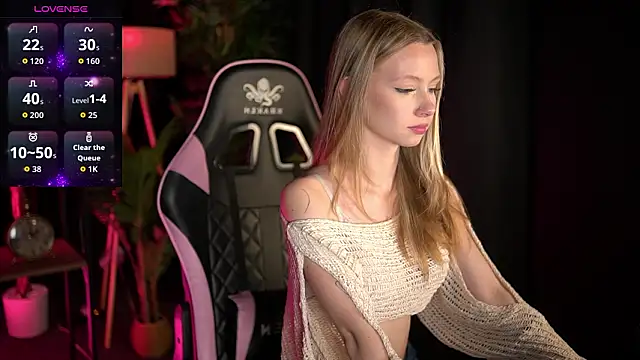 Snapshot of SweetDaisy_me chatting on 18, 3, 2026 SweetDaisy me online show from 18, 3, 2026