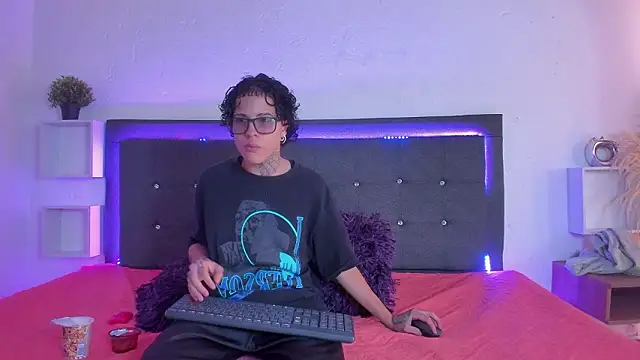 Snapshot of Ale_cuzz chatting on 27, 2, 2026 Ale cuzz online show from 27, 2, 2026