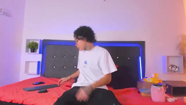 Snapshot of Ale_cuzz chatting on 17, 3, 2026 Ale cuzz online show from 17, 3, 2026