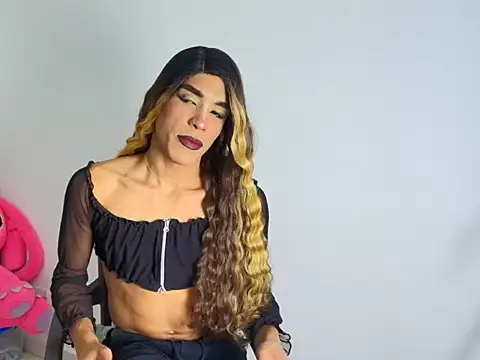 Snapshot of DollsKiara chatting on 5, 4, 2026 DollsKiara online show from 5, 4, 2026