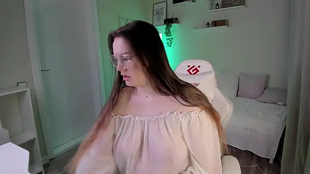 Snapshot of Laura_CollinsS chatting on 14, 3, 2026 Laura CollinsS online show from 14, 3, 2026